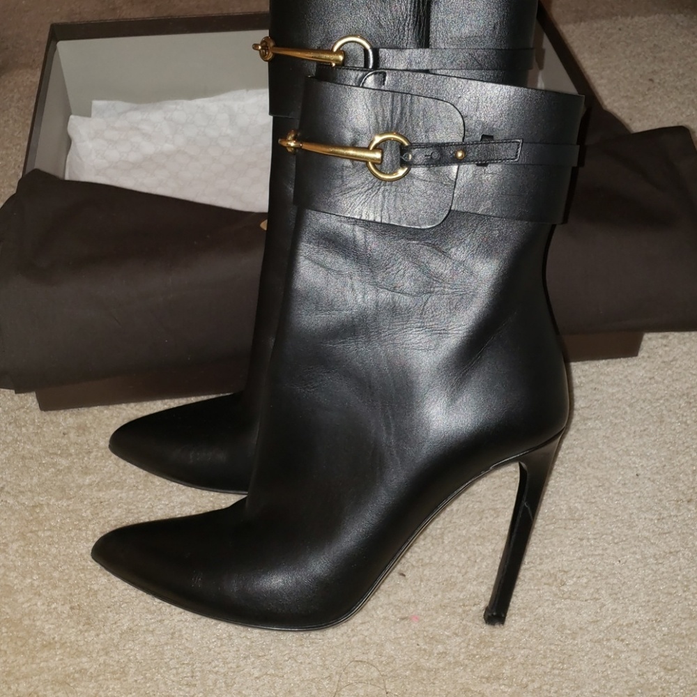 Gucci badazz excellent condtion leather booties